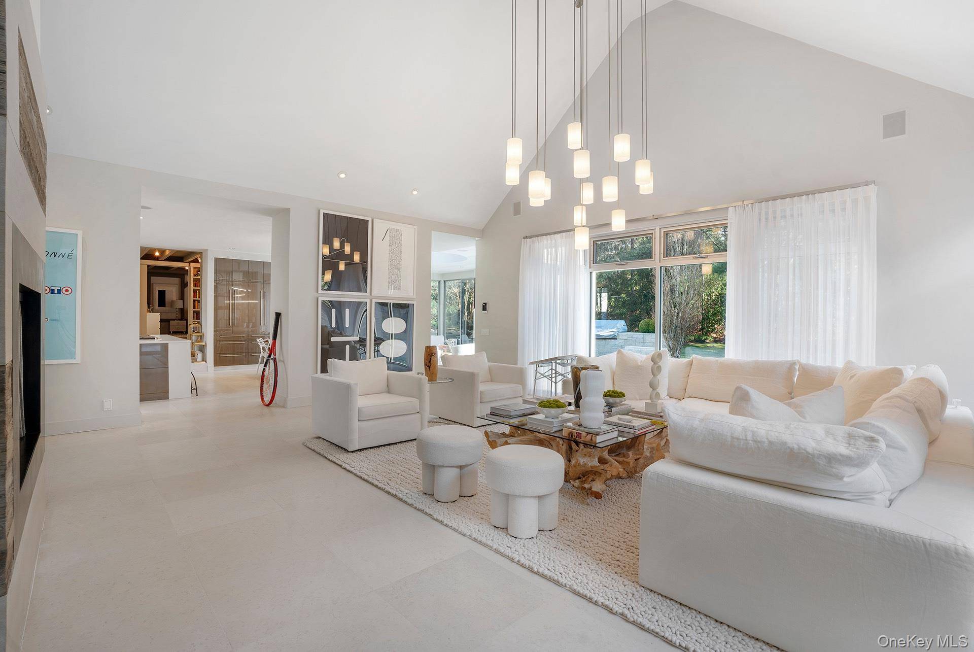 7 Rolling Wood LN, East Hampton, NY 11937