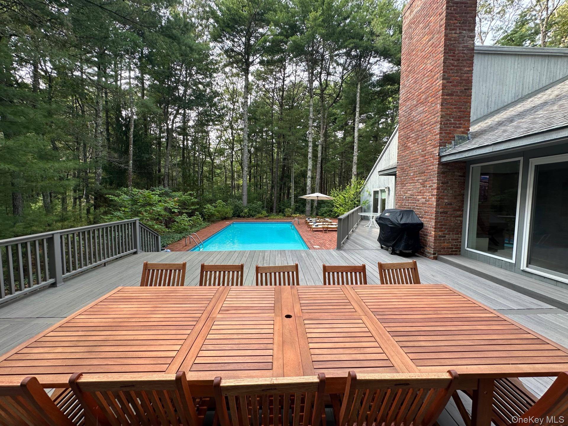 33 Oak Hill LN, East Hampton, NY 11937