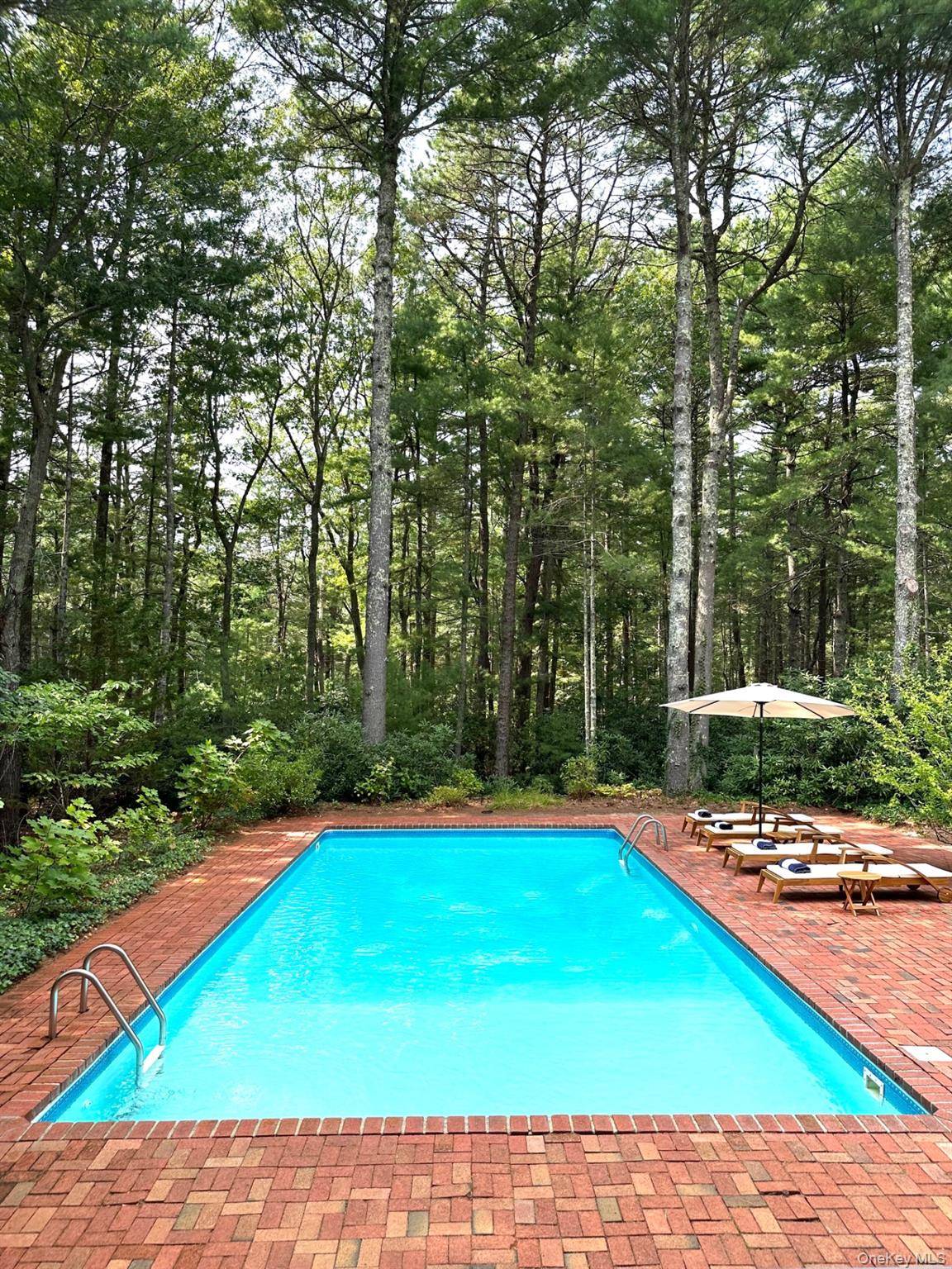33 Oak Hill LN, East Hampton, NY 11937