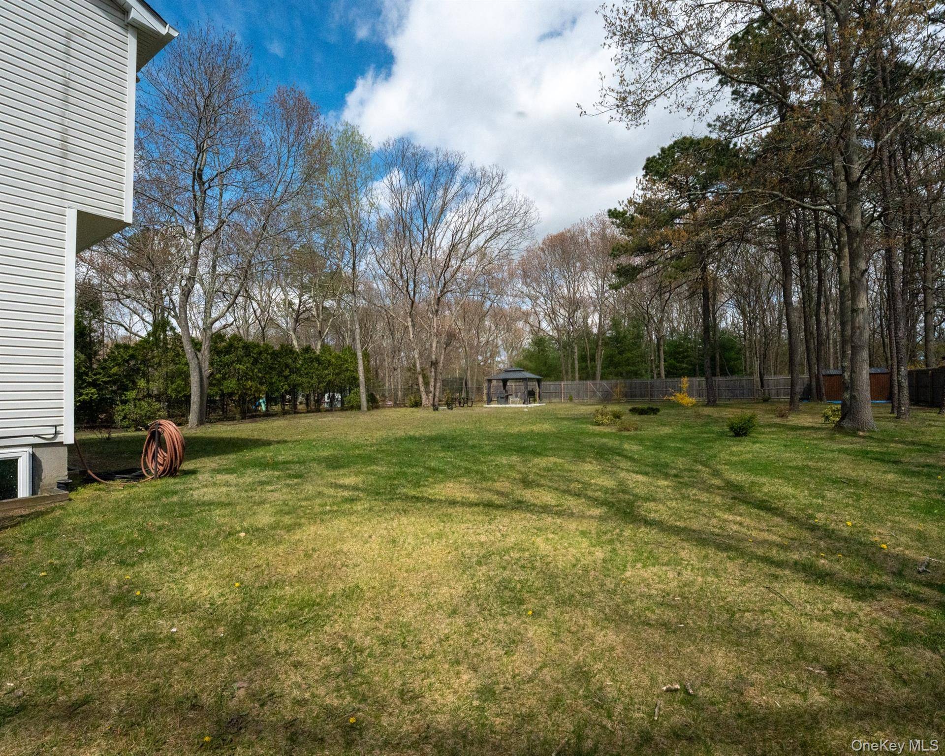 49 S Cozine RD, Center Moriches, NY 11934