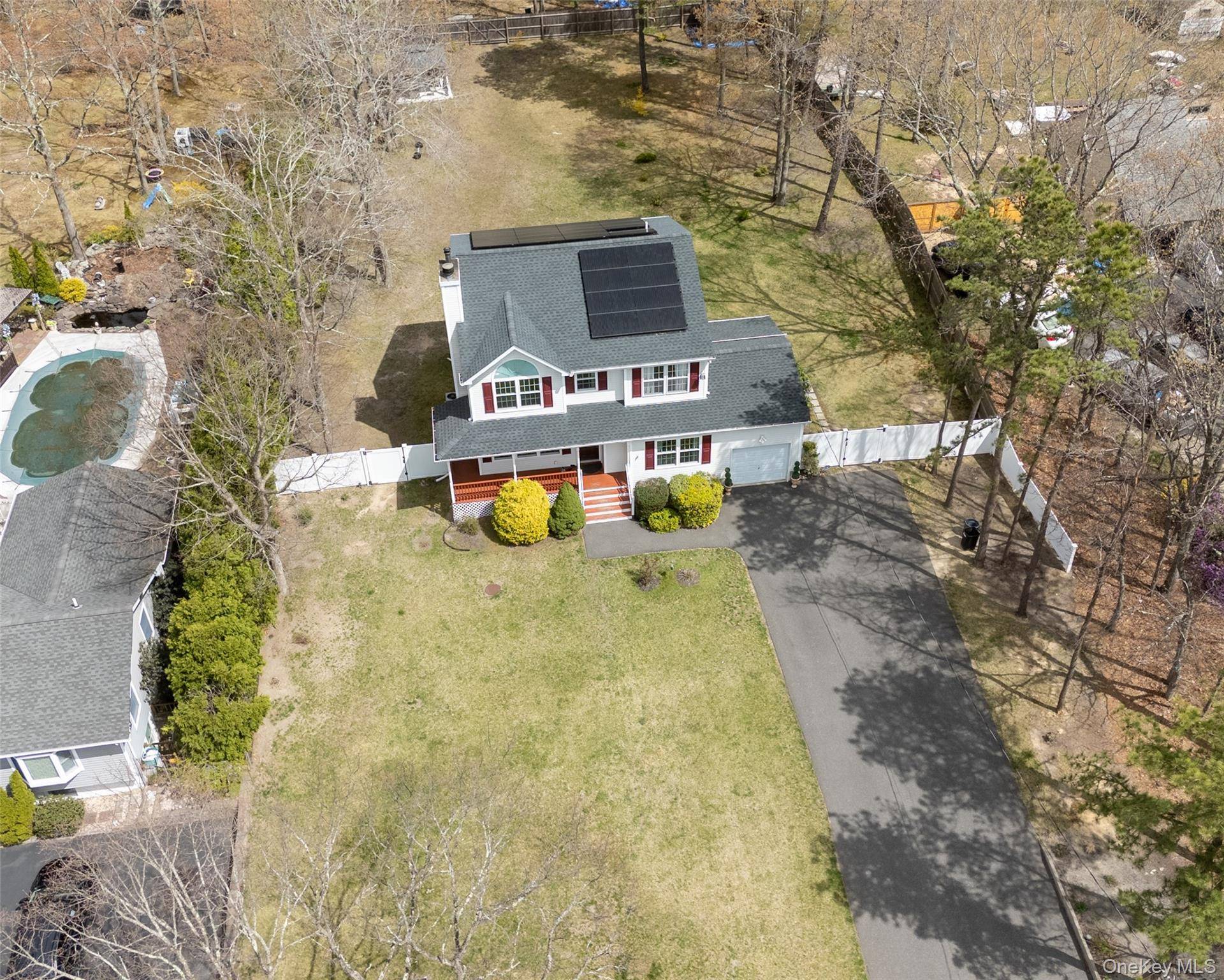 49 S Cozine RD, Center Moriches, NY 11934