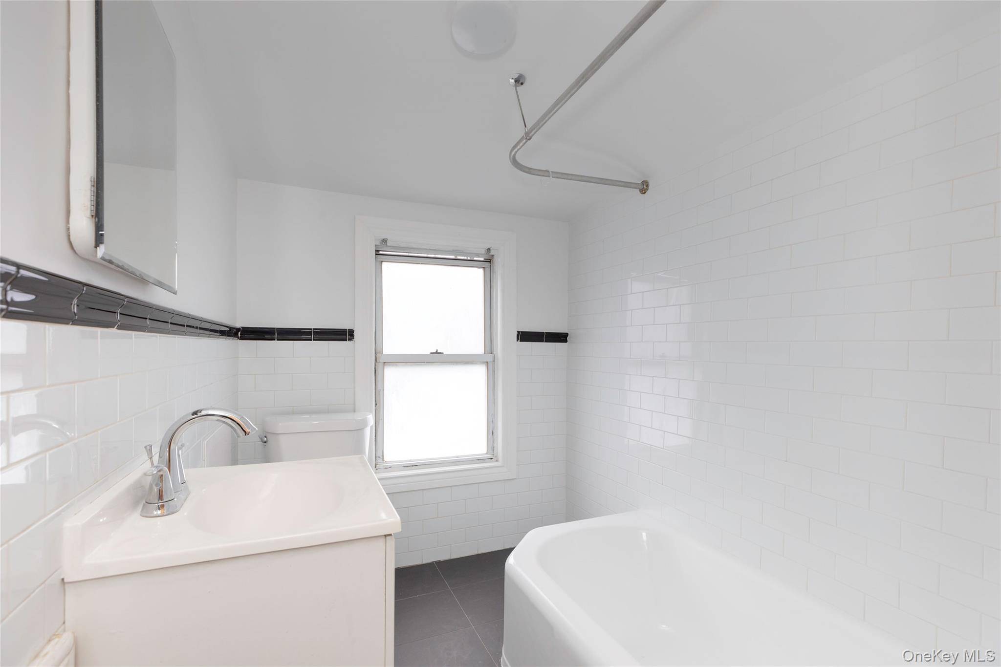 24 Chestnut PL, Mount Vernon, NY 10553