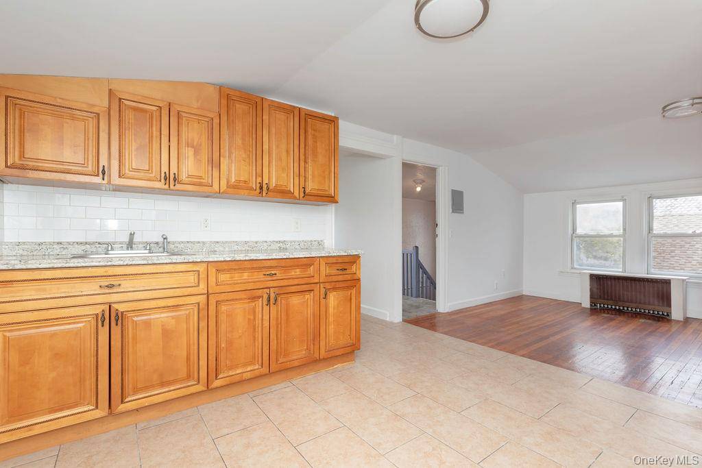 24 Chestnut PL, Mount Vernon, NY 10553