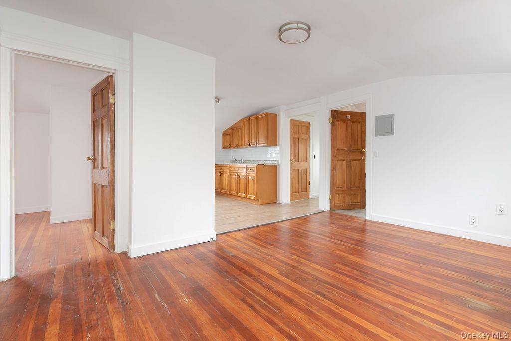 24 Chestnut PL, Mount Vernon, NY 10553