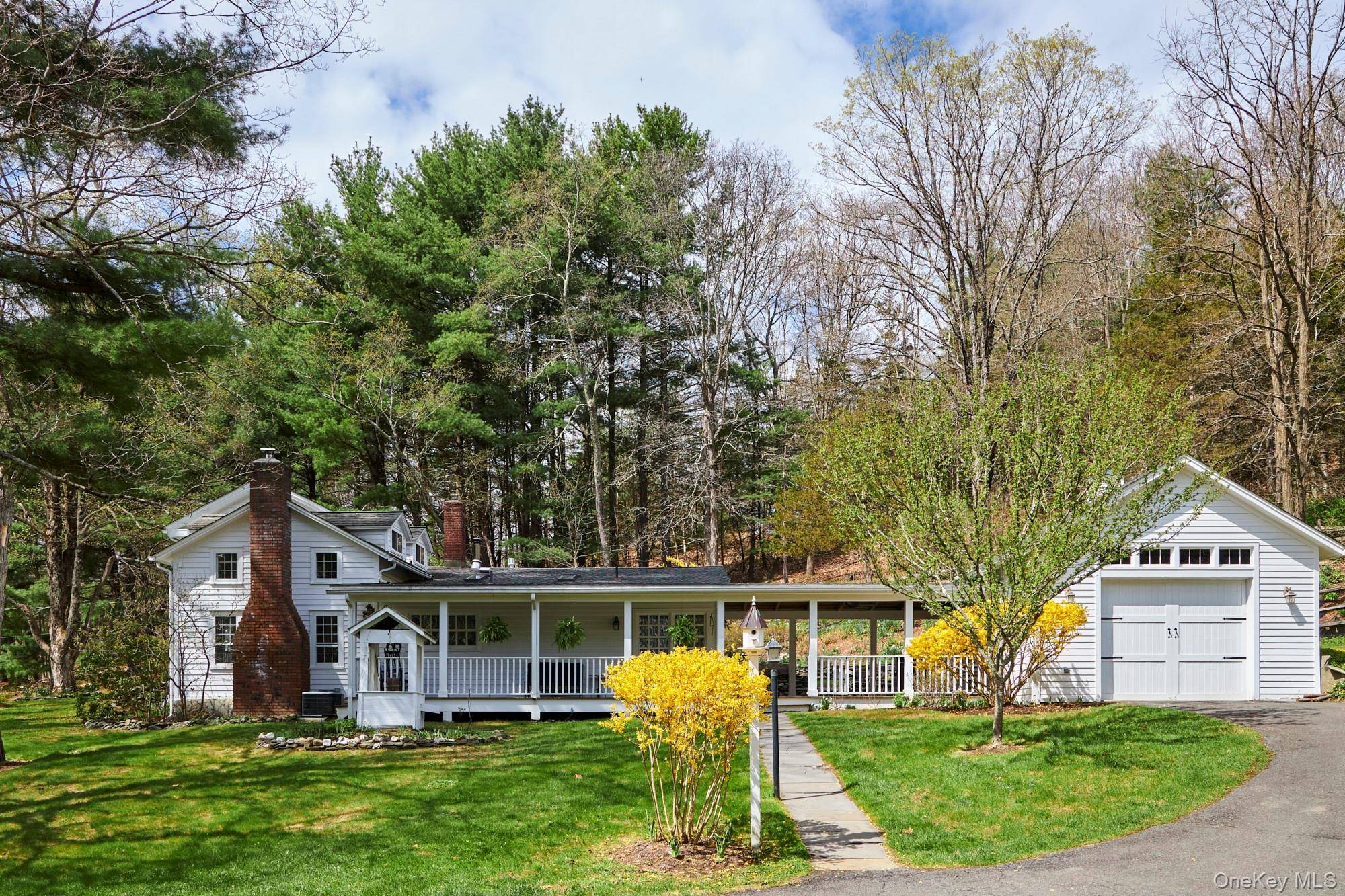 457 Round Lake RD, Rhinebeck, NY 12572