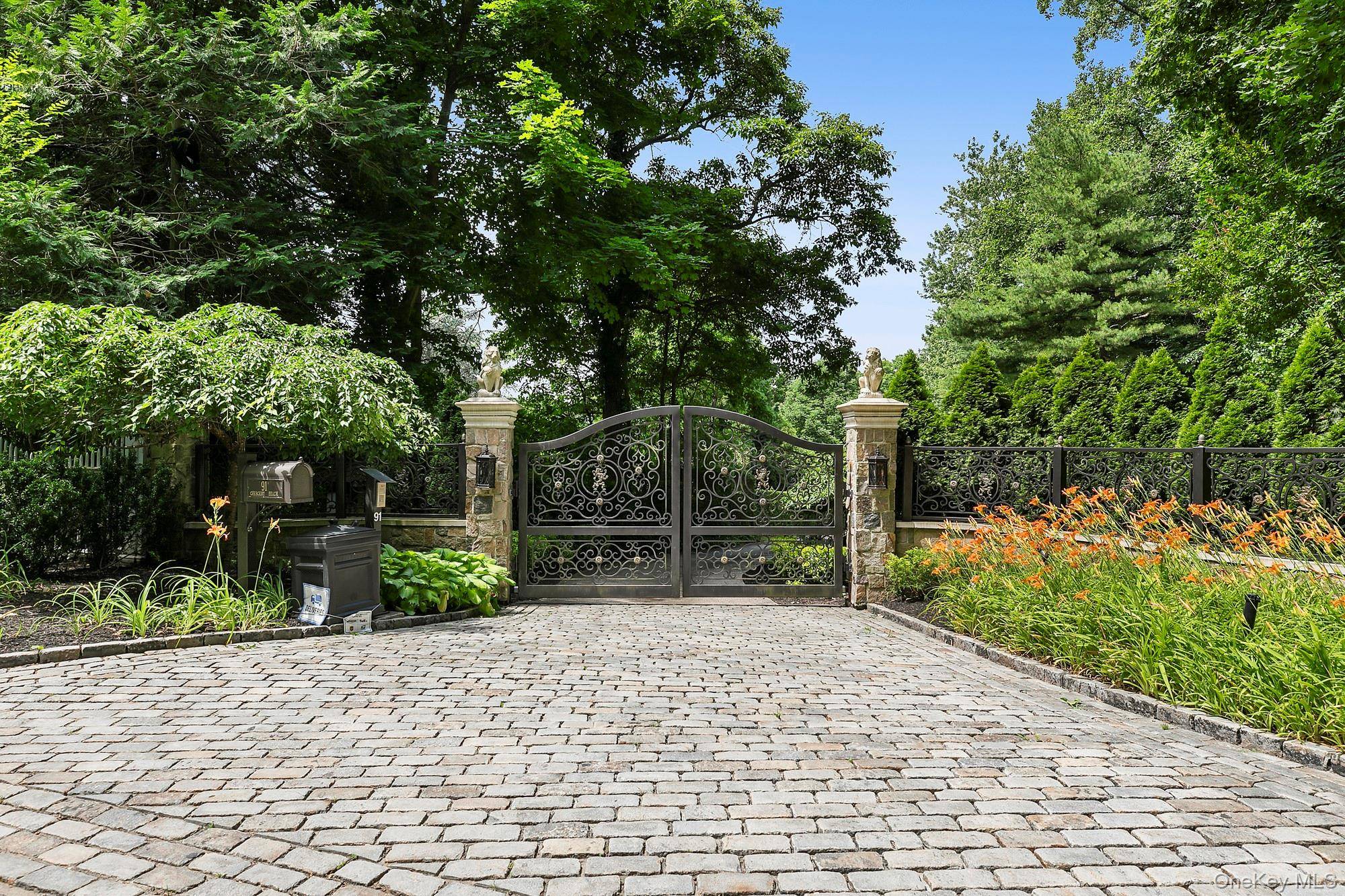 91 Crescent Beach RD, Glen Cove, NY 11542