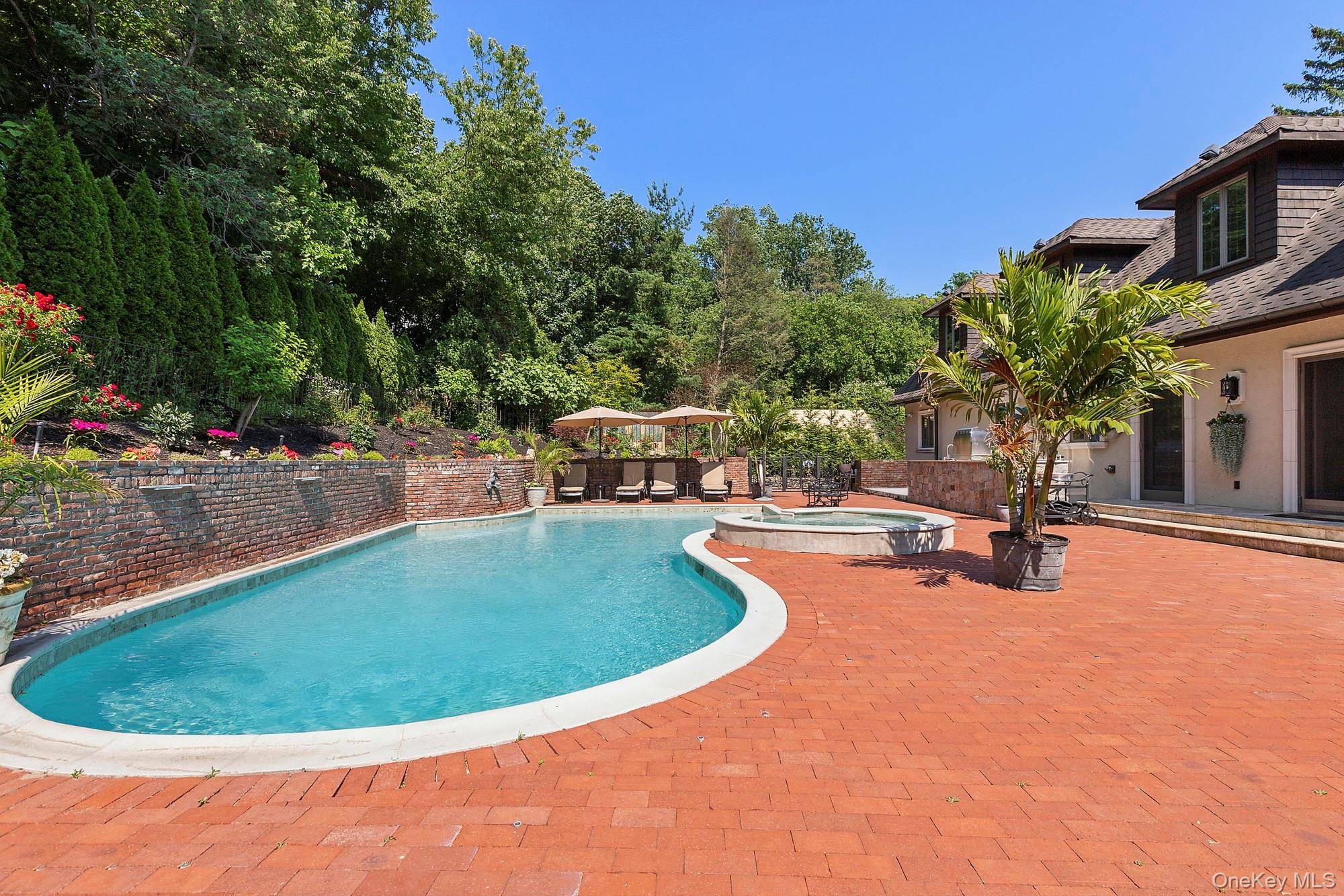 91 Crescent Beach RD, Glen Cove, NY 11542