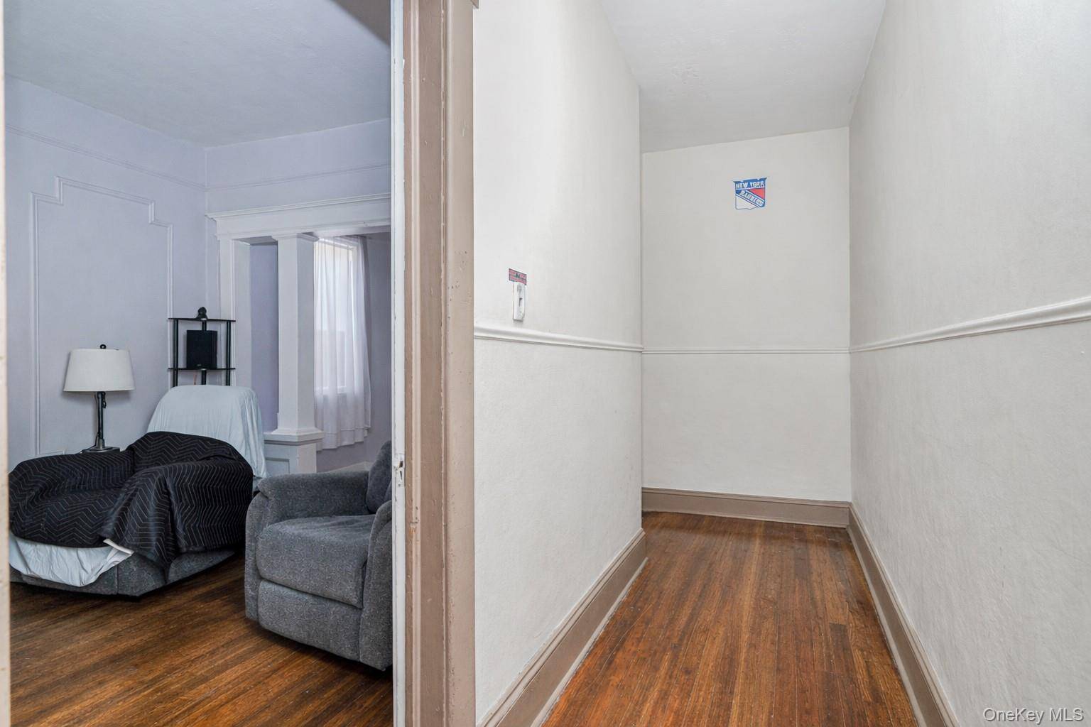 202 Dixon AVE, Staten Island, NY 10303