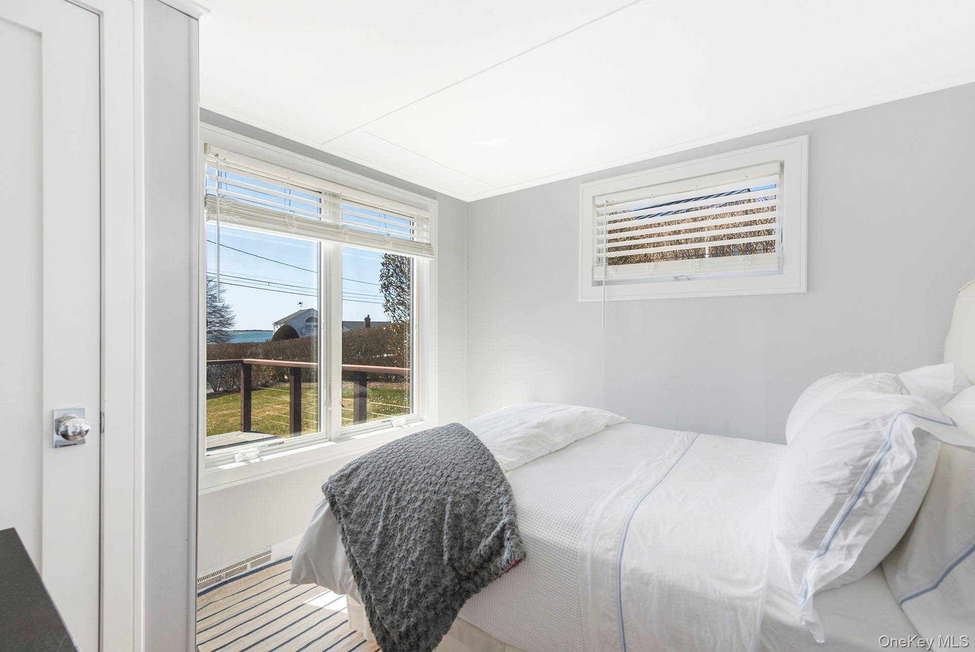 23 Landing LN, Southampton, NY 11968
