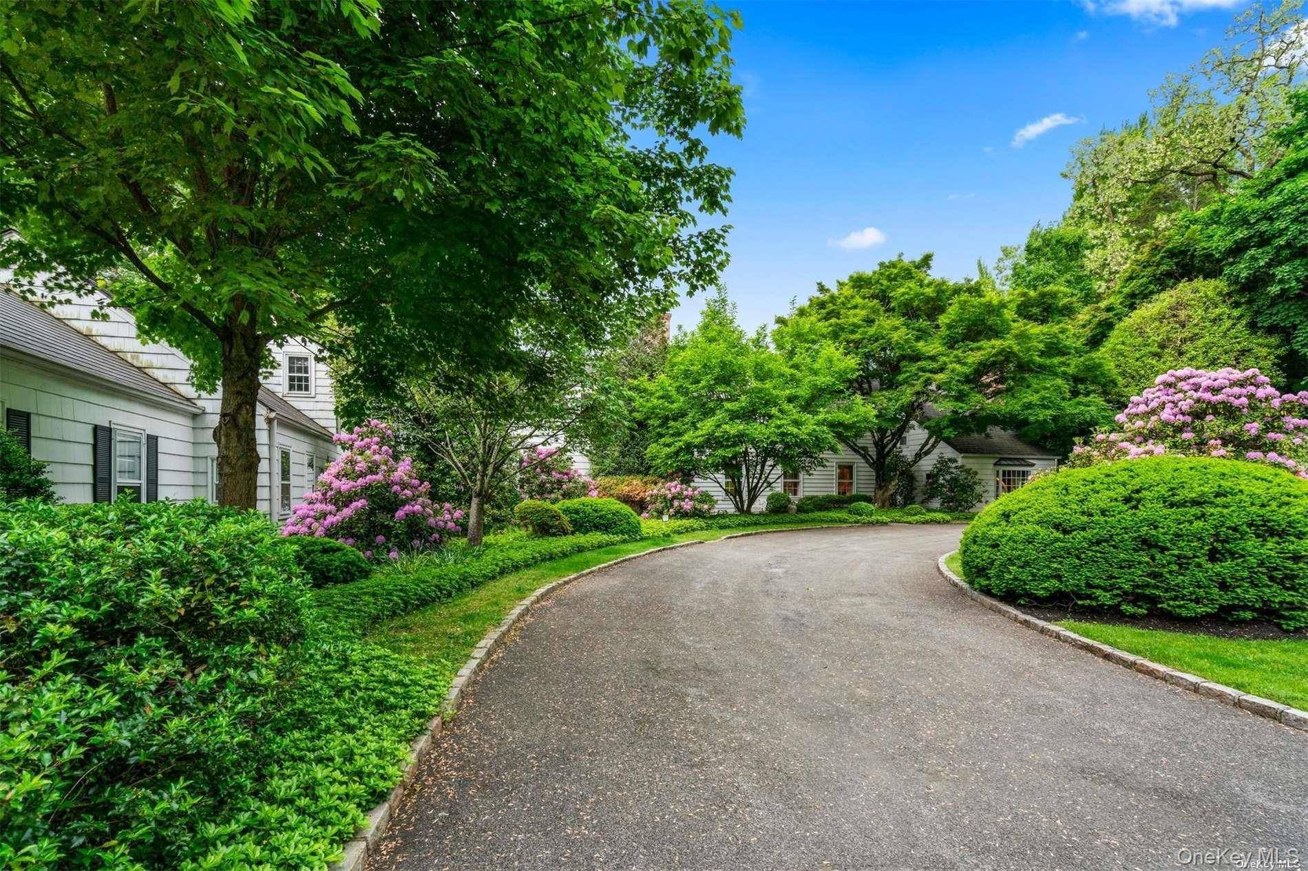 200 Cleft RD, Mill Neck, NY 11765