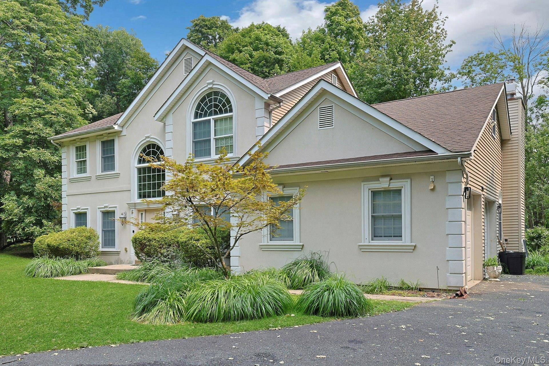 92 Scotland Hill RD, Chestnut Ridge, NY 10977
