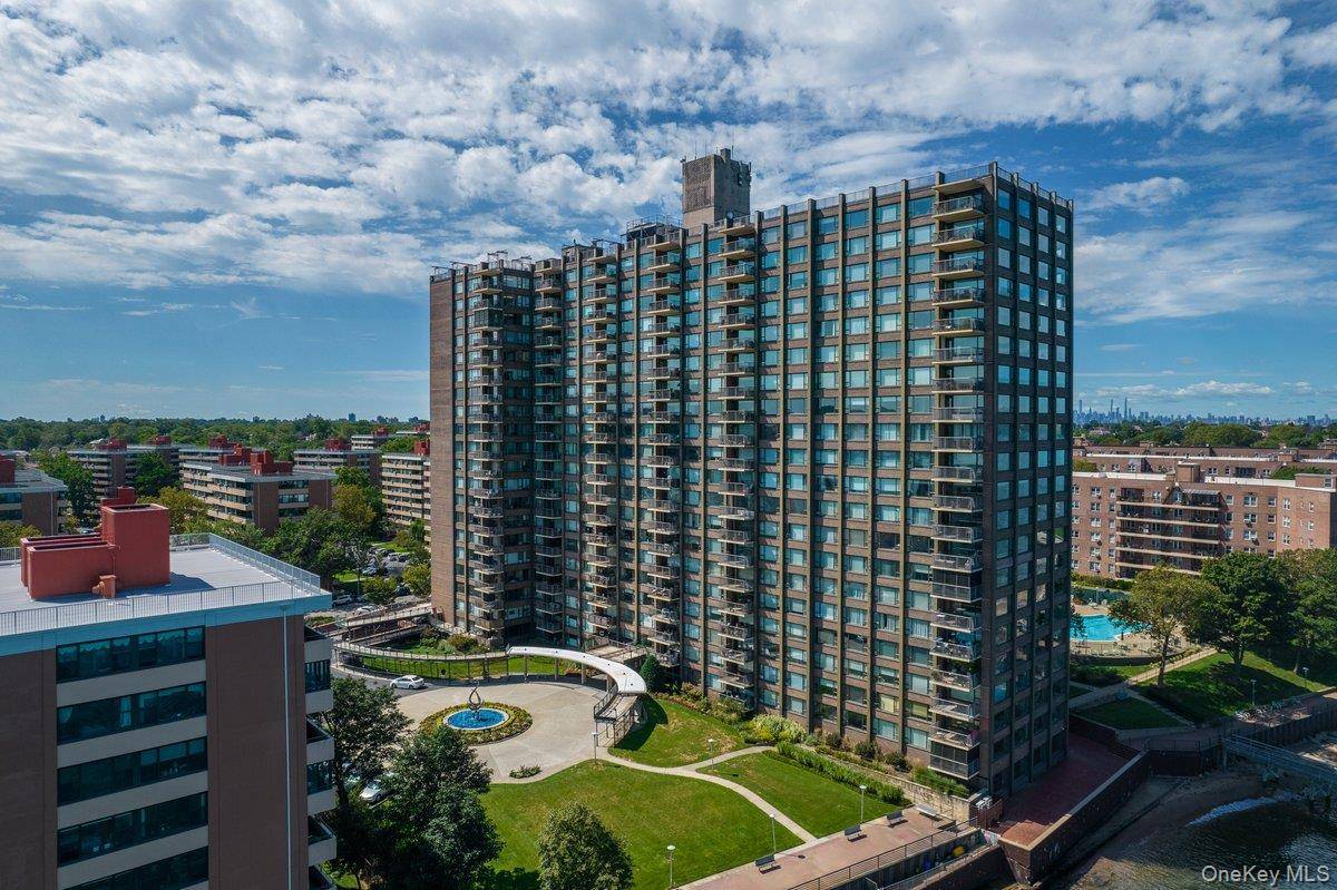 166-25 Powells Cove BLVD #15D, Beechhurst, NY 11357