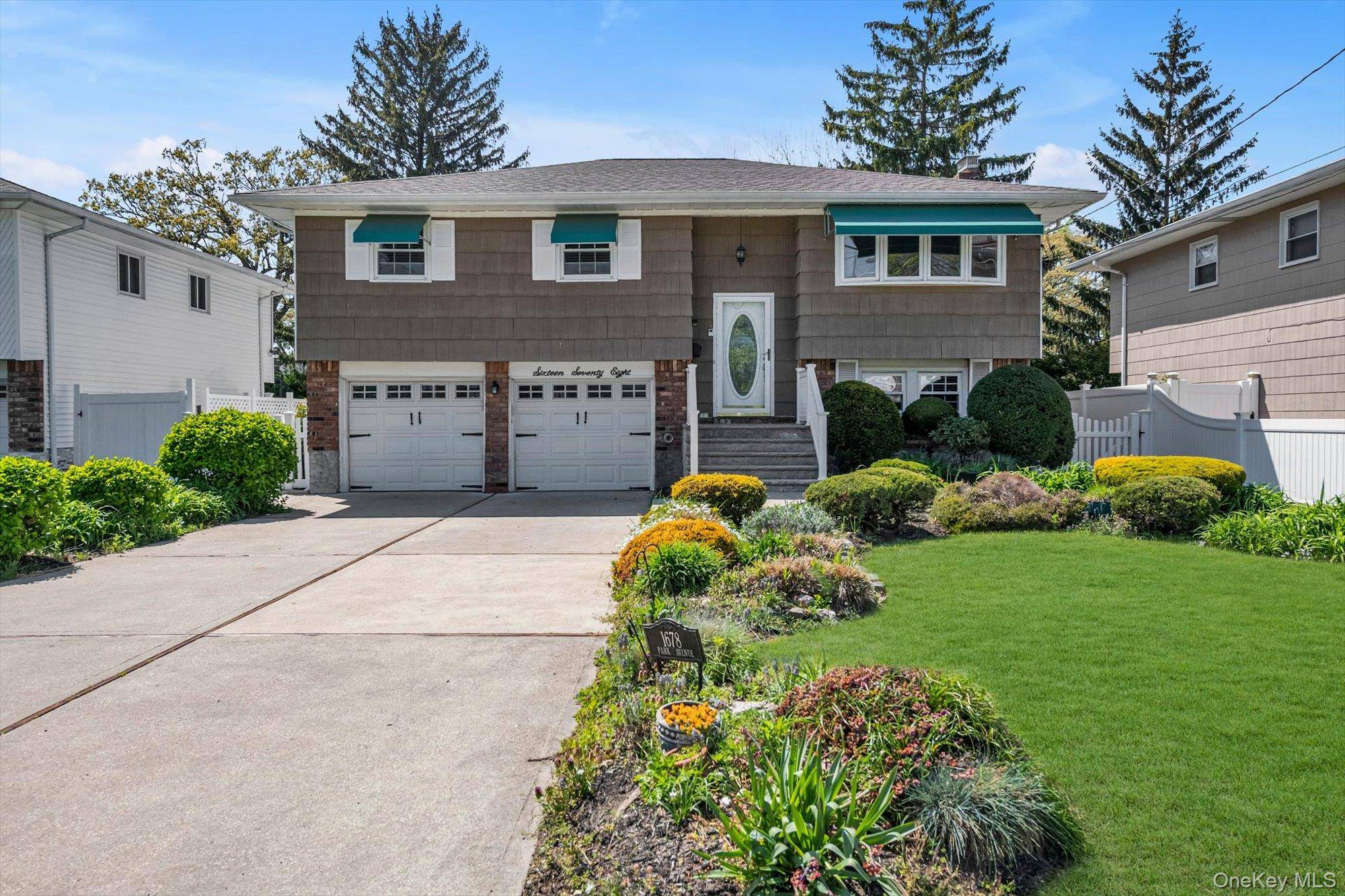 1678 Park AVE, Merrick, NY 11566