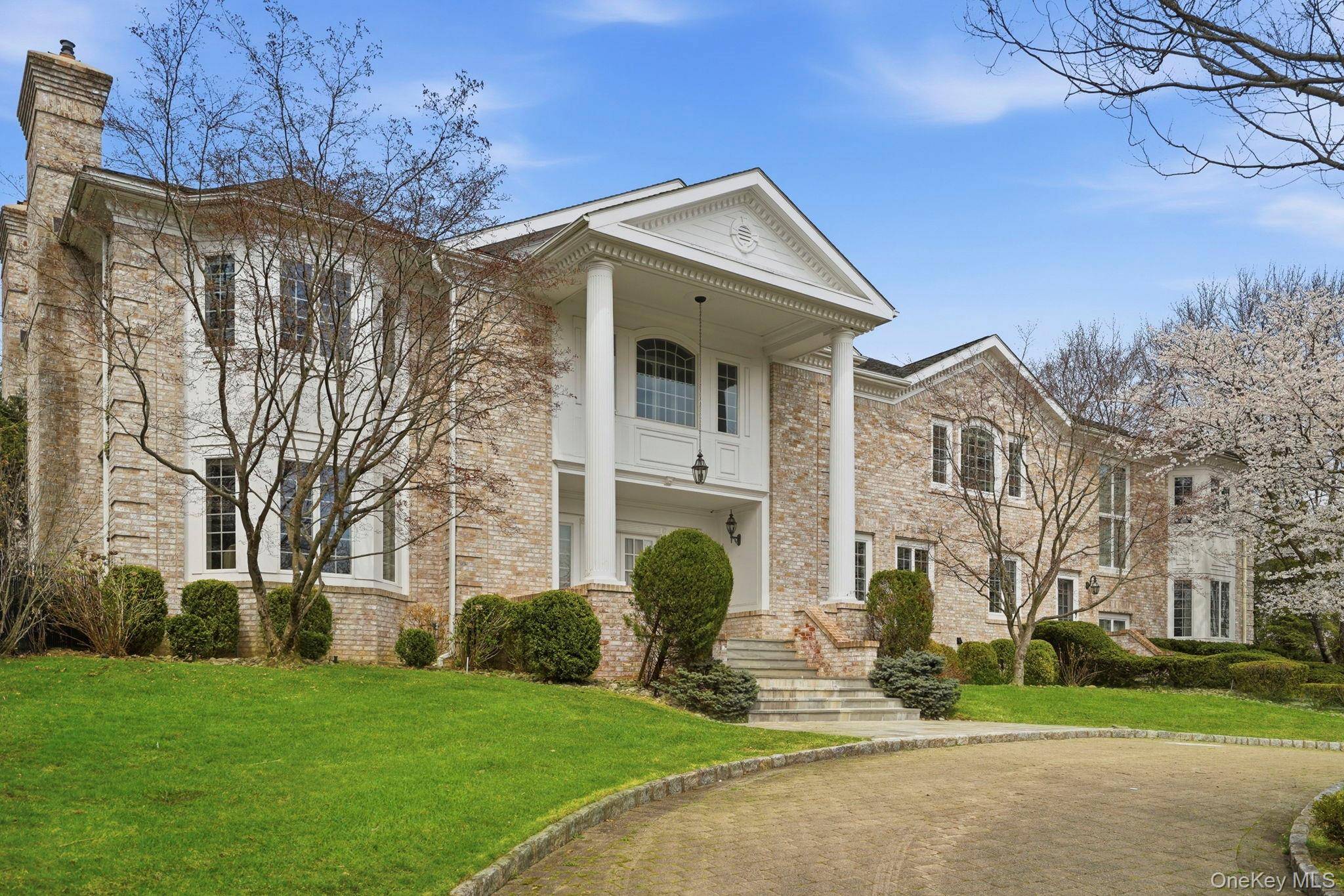 2 Coventry CT, Larchmont, NY 10538