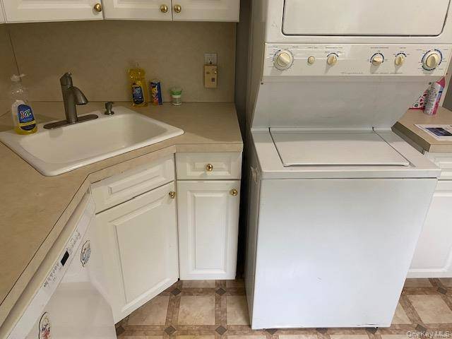 245-21 Union TPKE #C-2, Bellerose, NY 11426