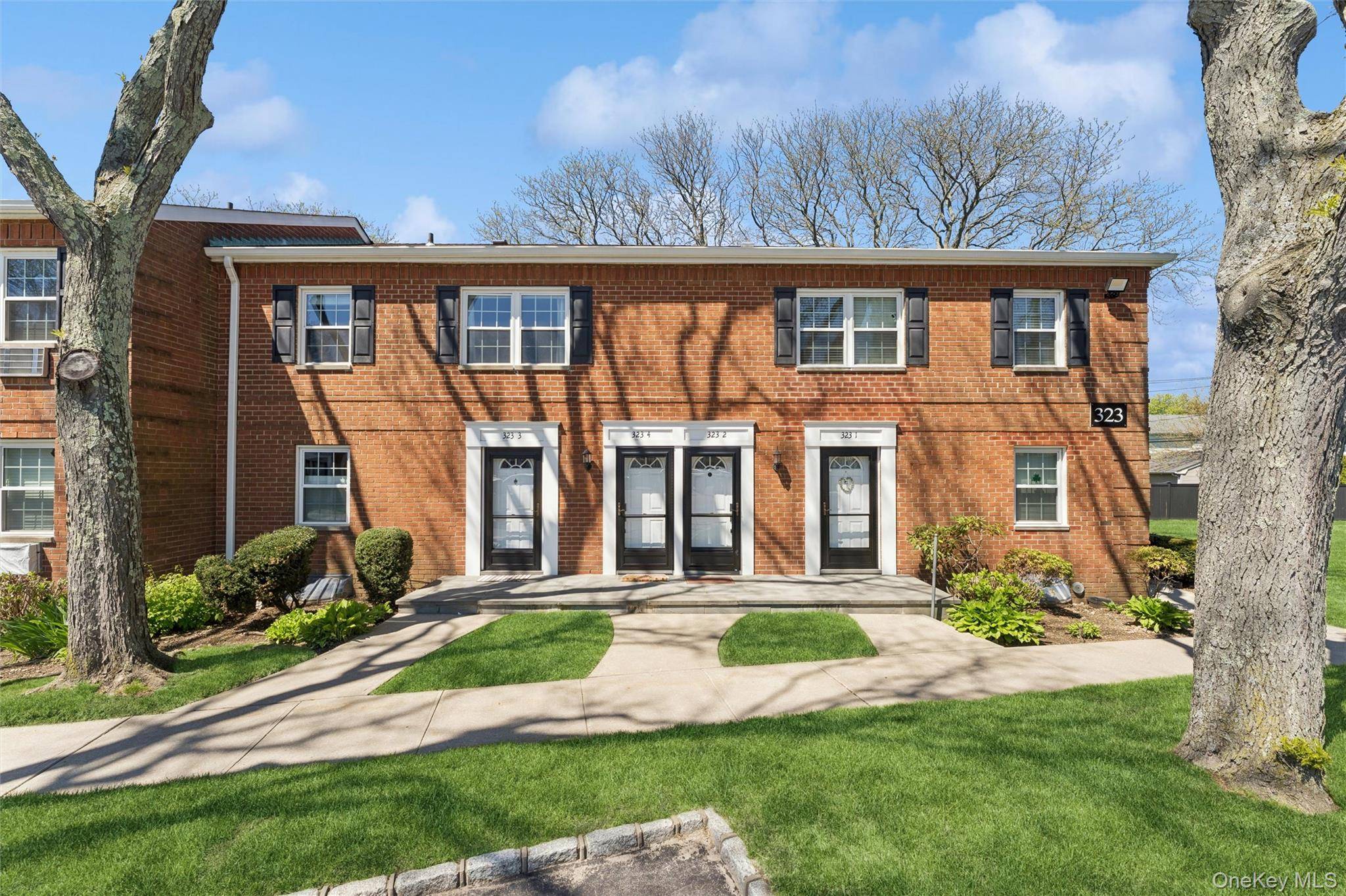 323 Hicksville RD #4, Bethpage, NY 11714