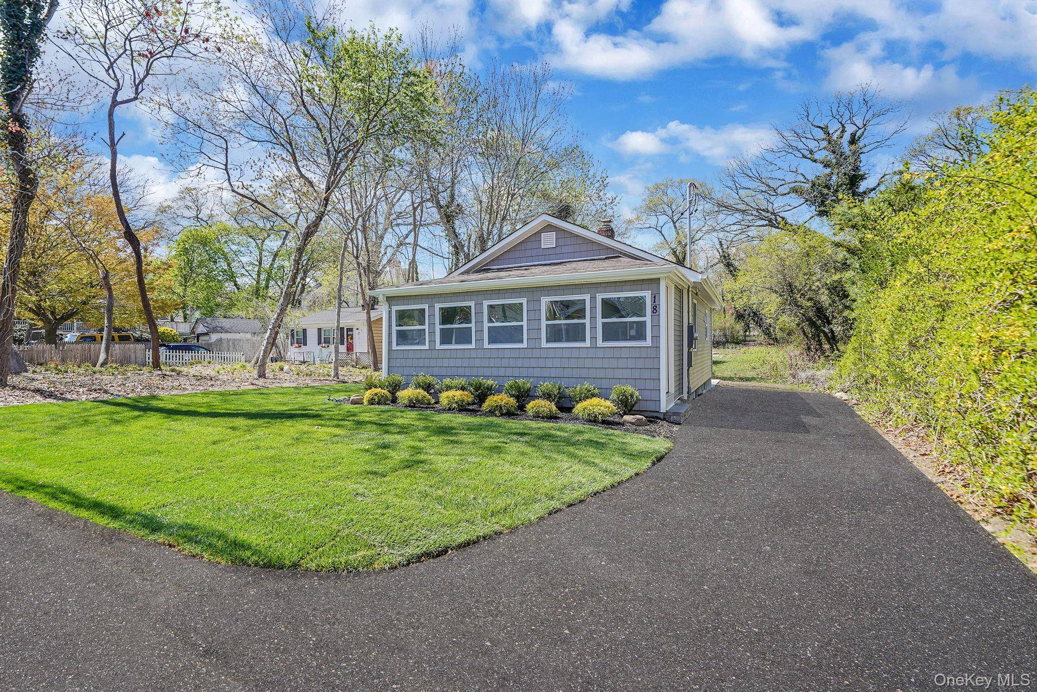 18 Cove DR, Sound Beach, NY 11789