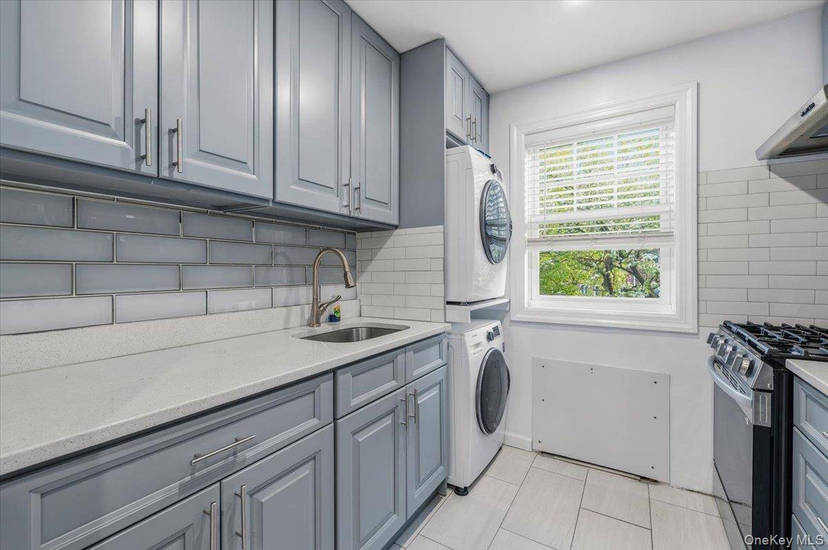 224-14 Kingsbury AVE #B, Bayside, NY 11364