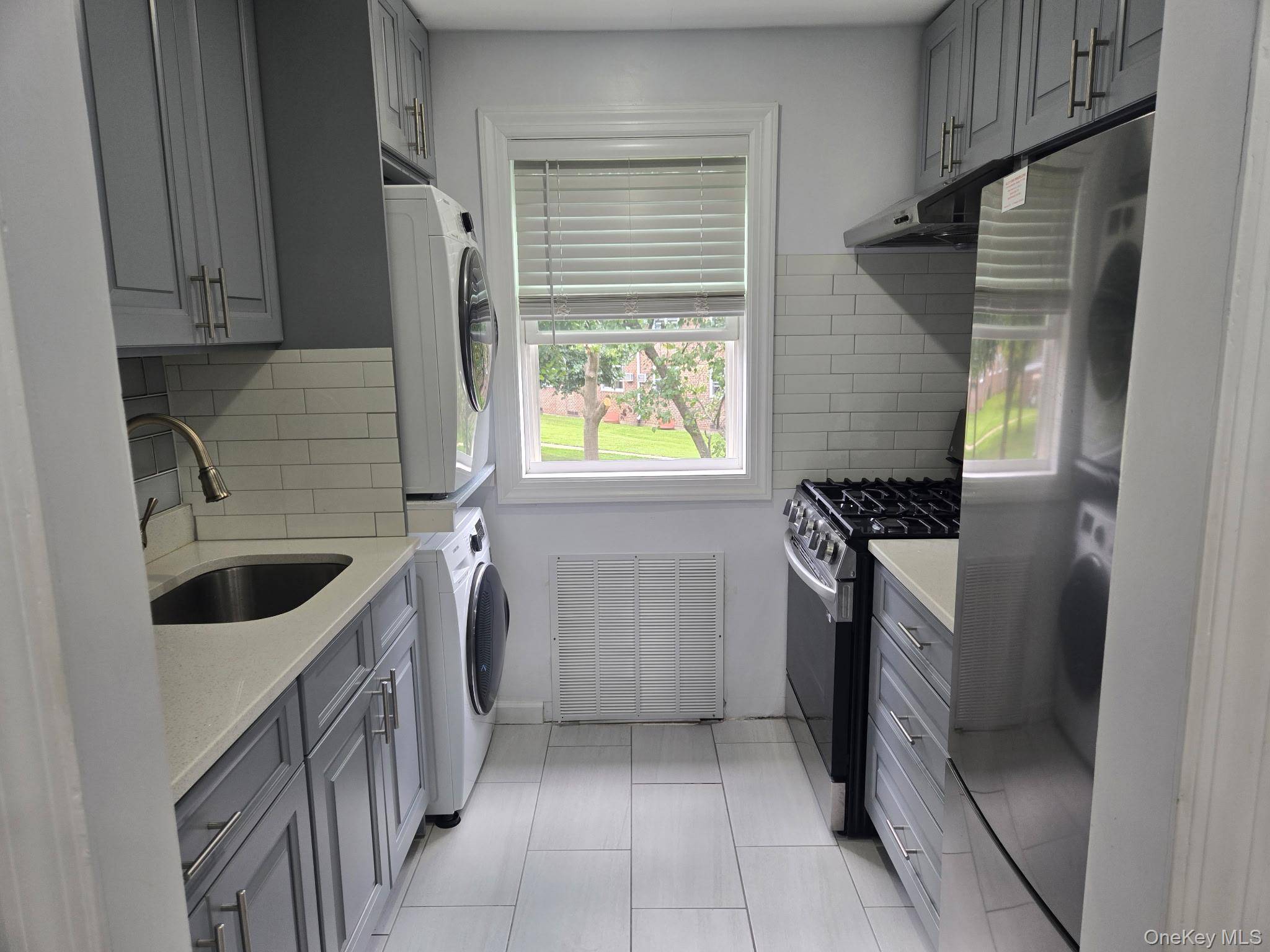 224-14 Kingsbury AVE #B, Bayside, NY 11364