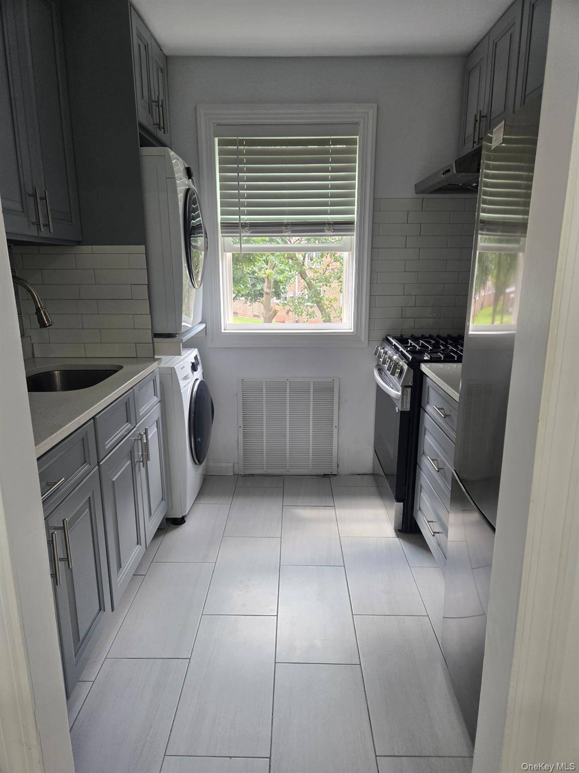 224-14 Kingsbury AVE #B, Bayside, NY 11364