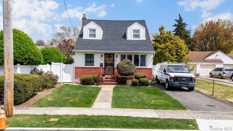 283 Hawthorne AVE, Uniondale, NY 11553