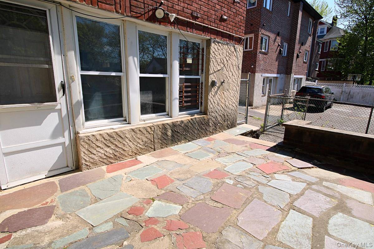 1051 victory BLVD, Staten Island, NY 10301