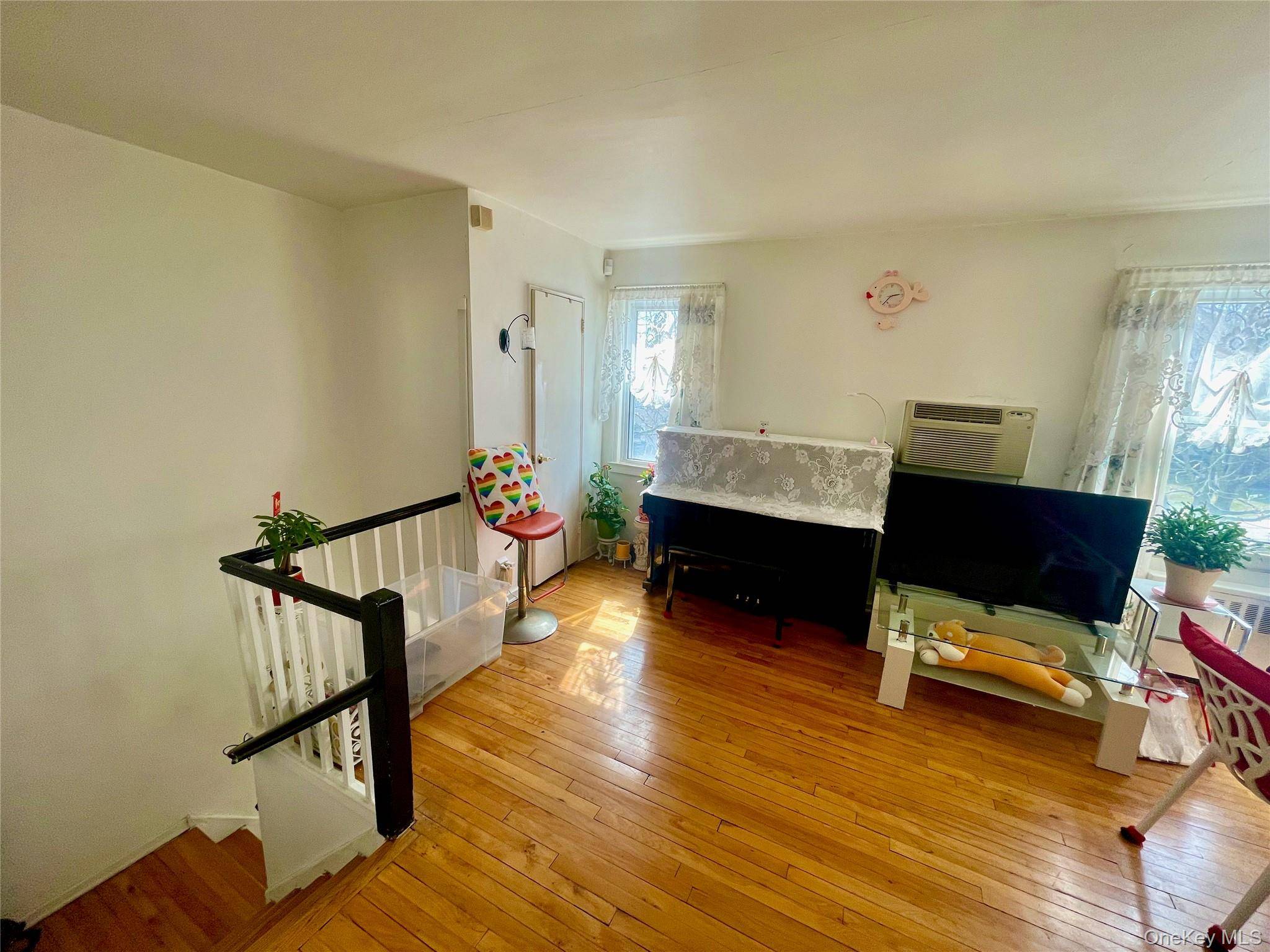 25143 71st AVE #119B, Bellerose, NY 11426
