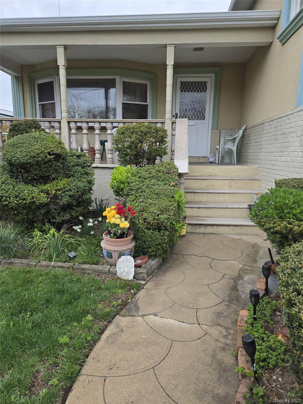 2544 Bayswater AVE, Far Rockaway, NY 11691