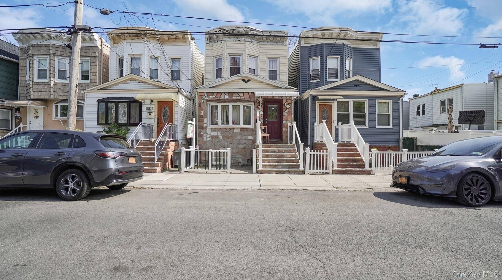 102-12 85th RD, Richmond Hill, NY 11418