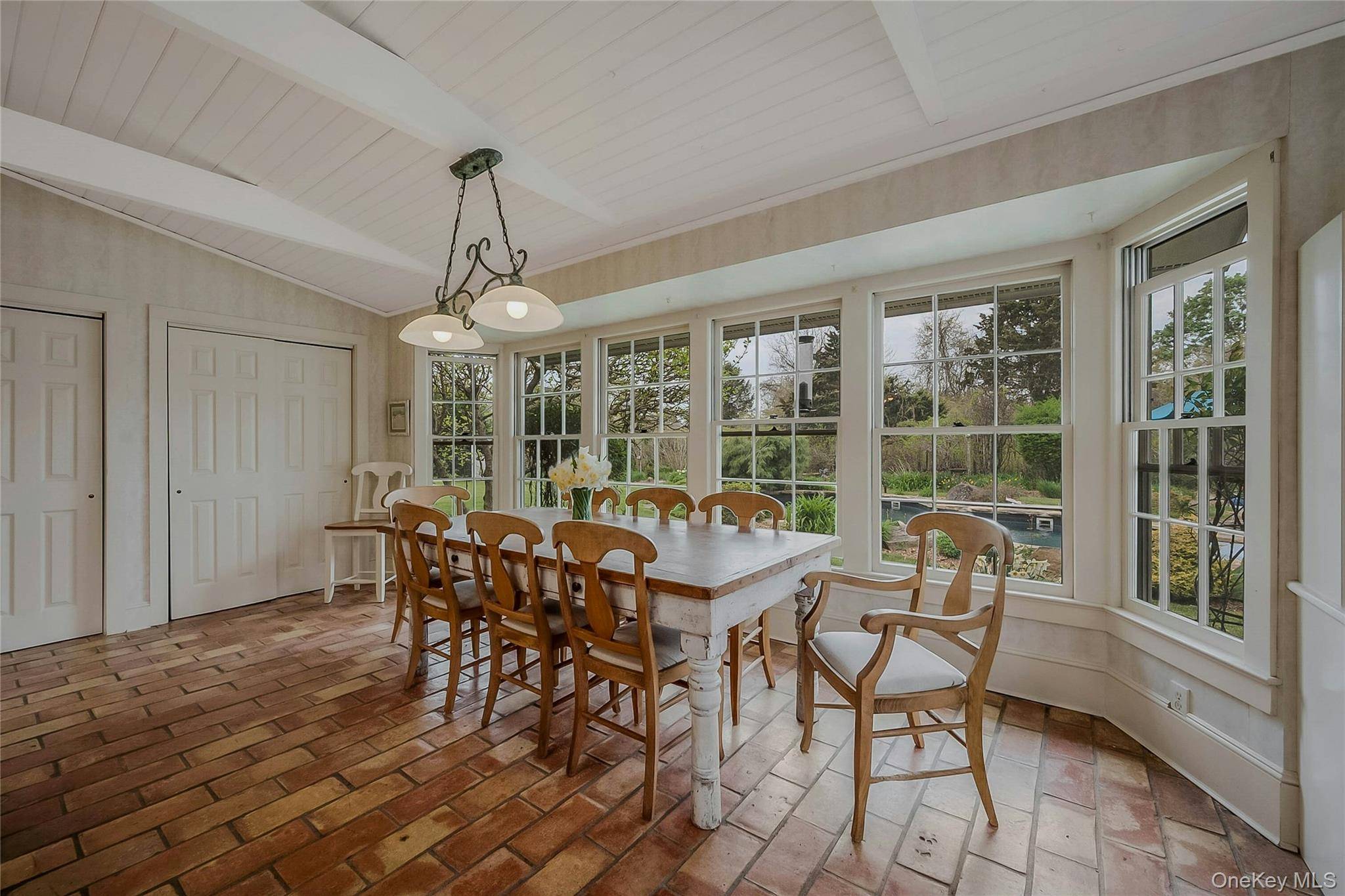 5A/5B Jessup LN, Quogue, NY 11959