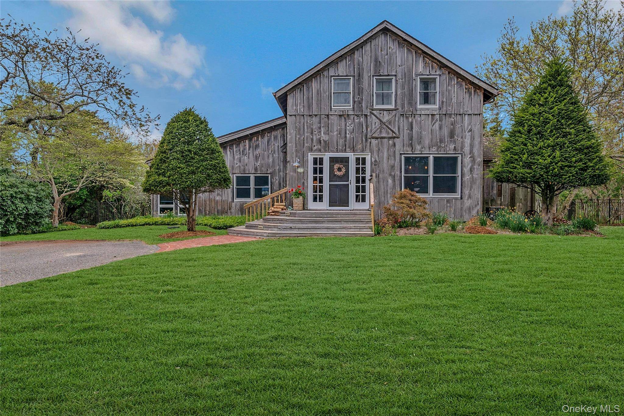 5A/5B Jessup LN, Quogue, NY 11959