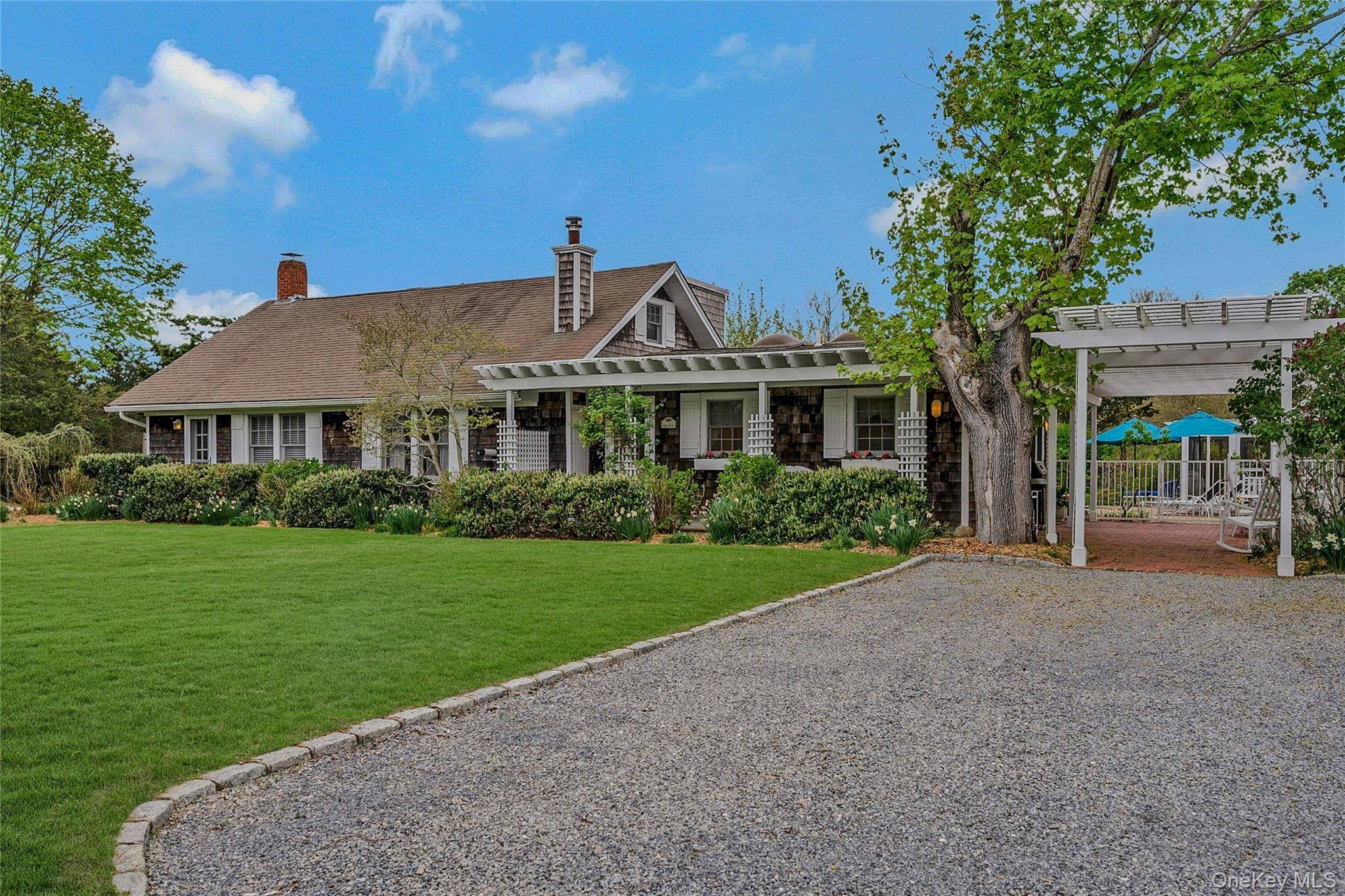 5A/5B Jessup LN, Quogue, NY 11959
