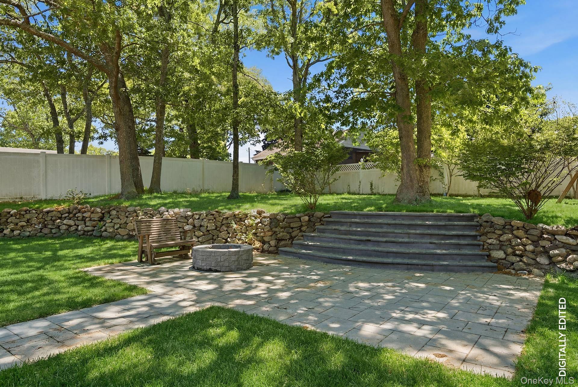 7 Mortimer ST, Westhampton Beach, NY 11978