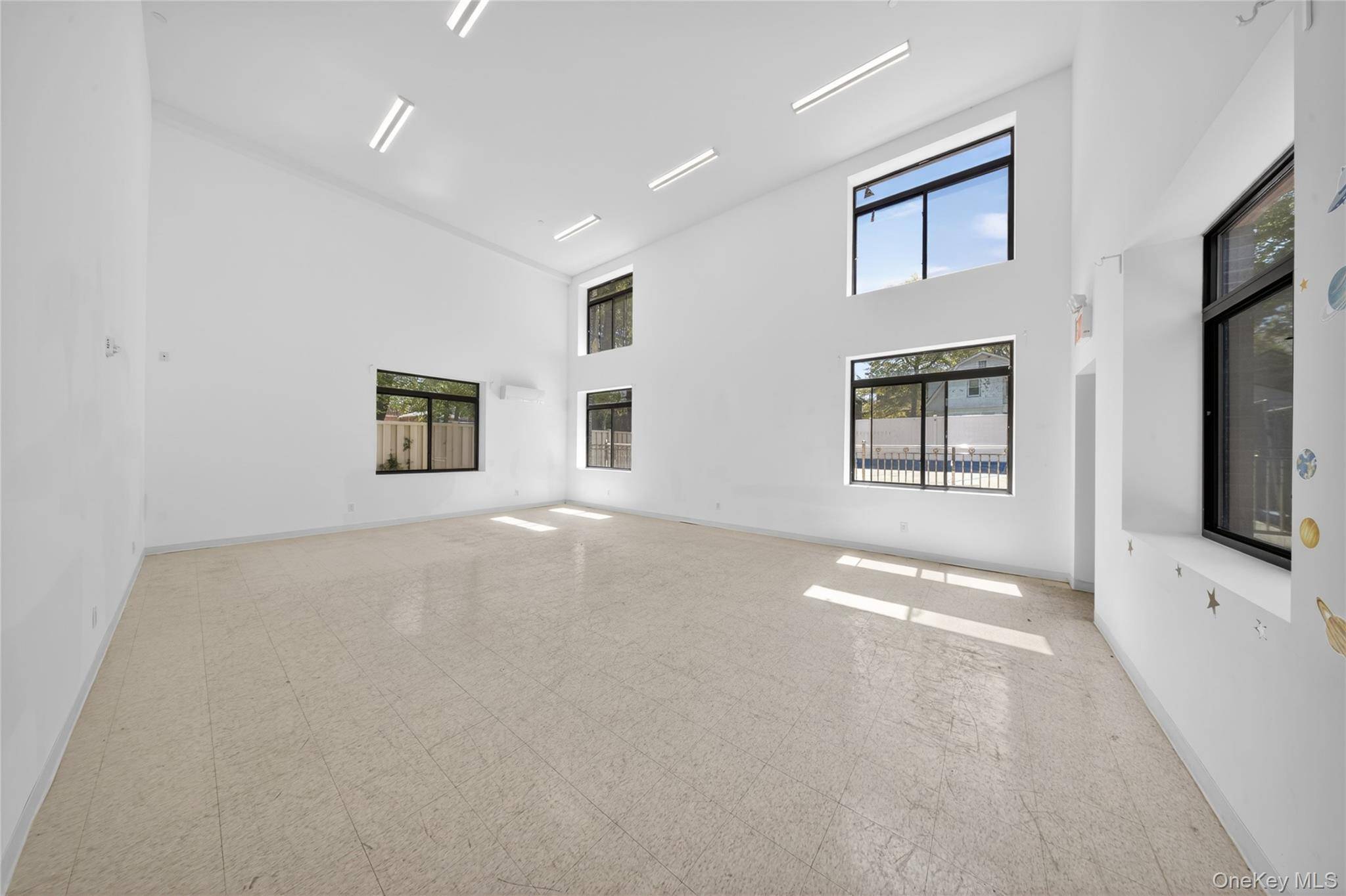 142-18 32 AVE, Flushing, NY 11354