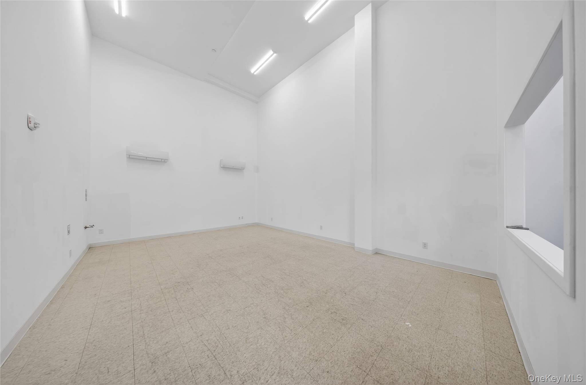 142-18 32 AVE, Flushing, NY 11354