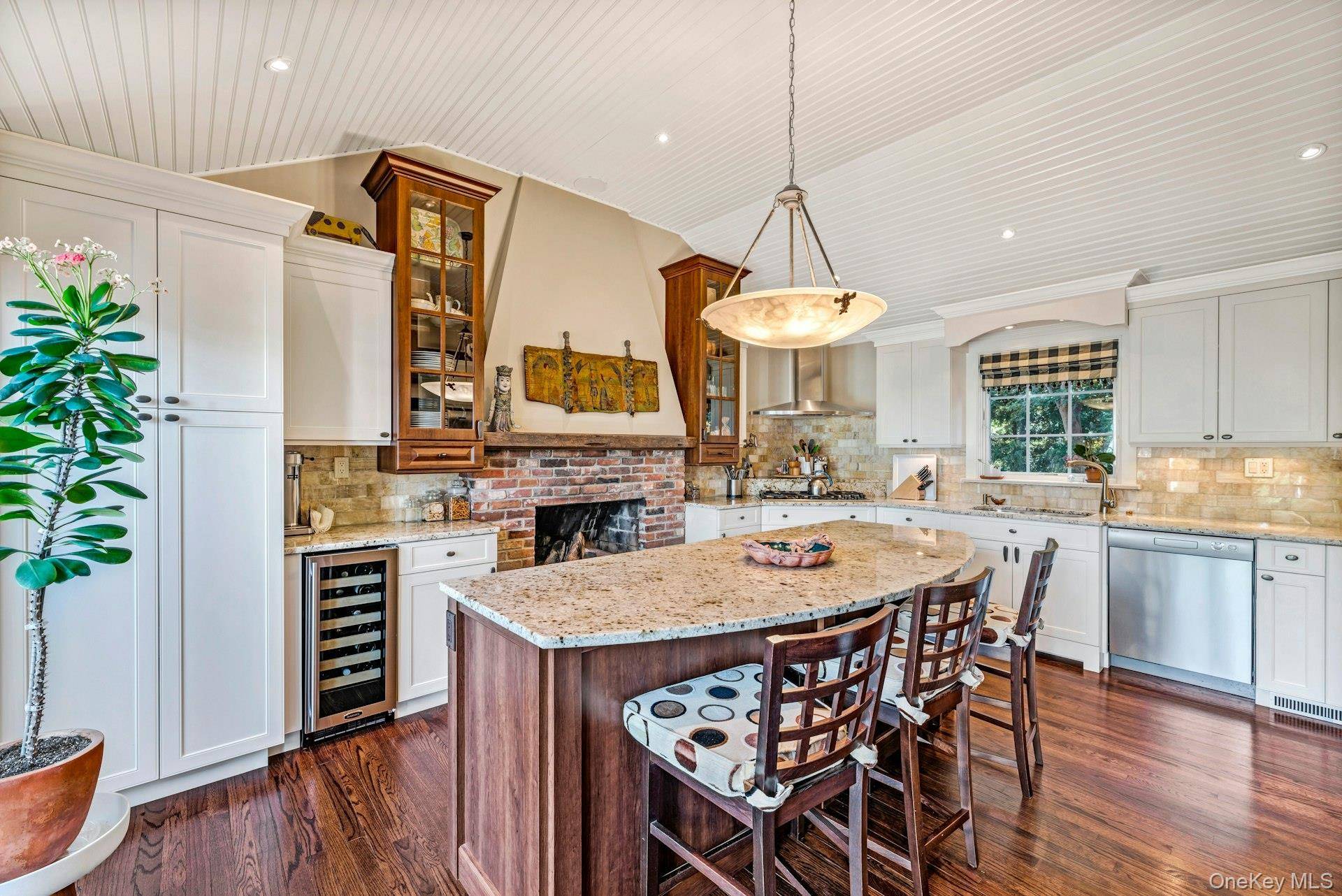 15405 Main RD, Mattituck, NY 11952
