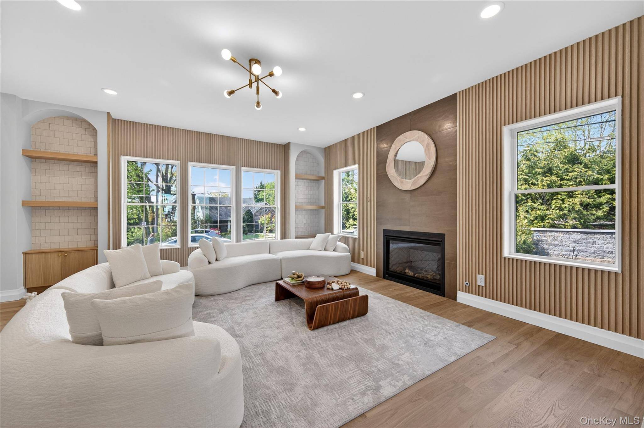 15 Ridge DR, Port Washington, NY 11050
