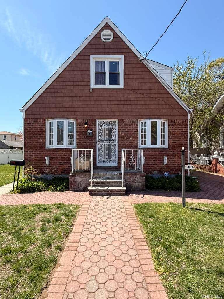 120-54 194th ST, Saint Albans, NY 11412