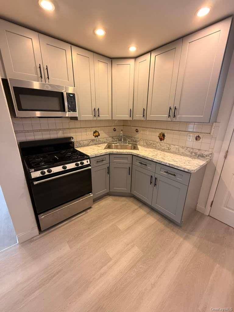 120-54 194th ST, Saint Albans, NY 11412