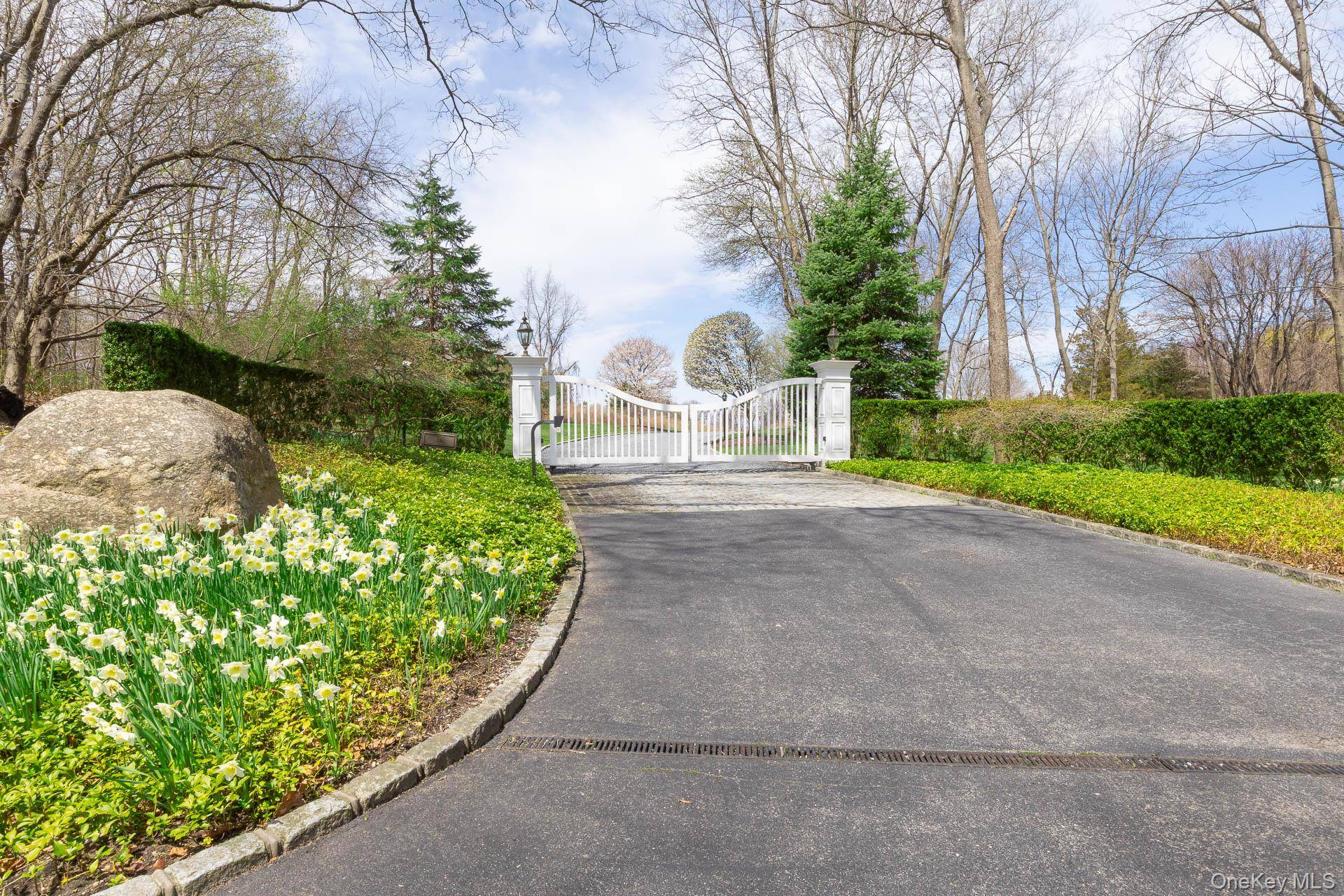 697 Short Beach RD, Nissequogue, NY 11780