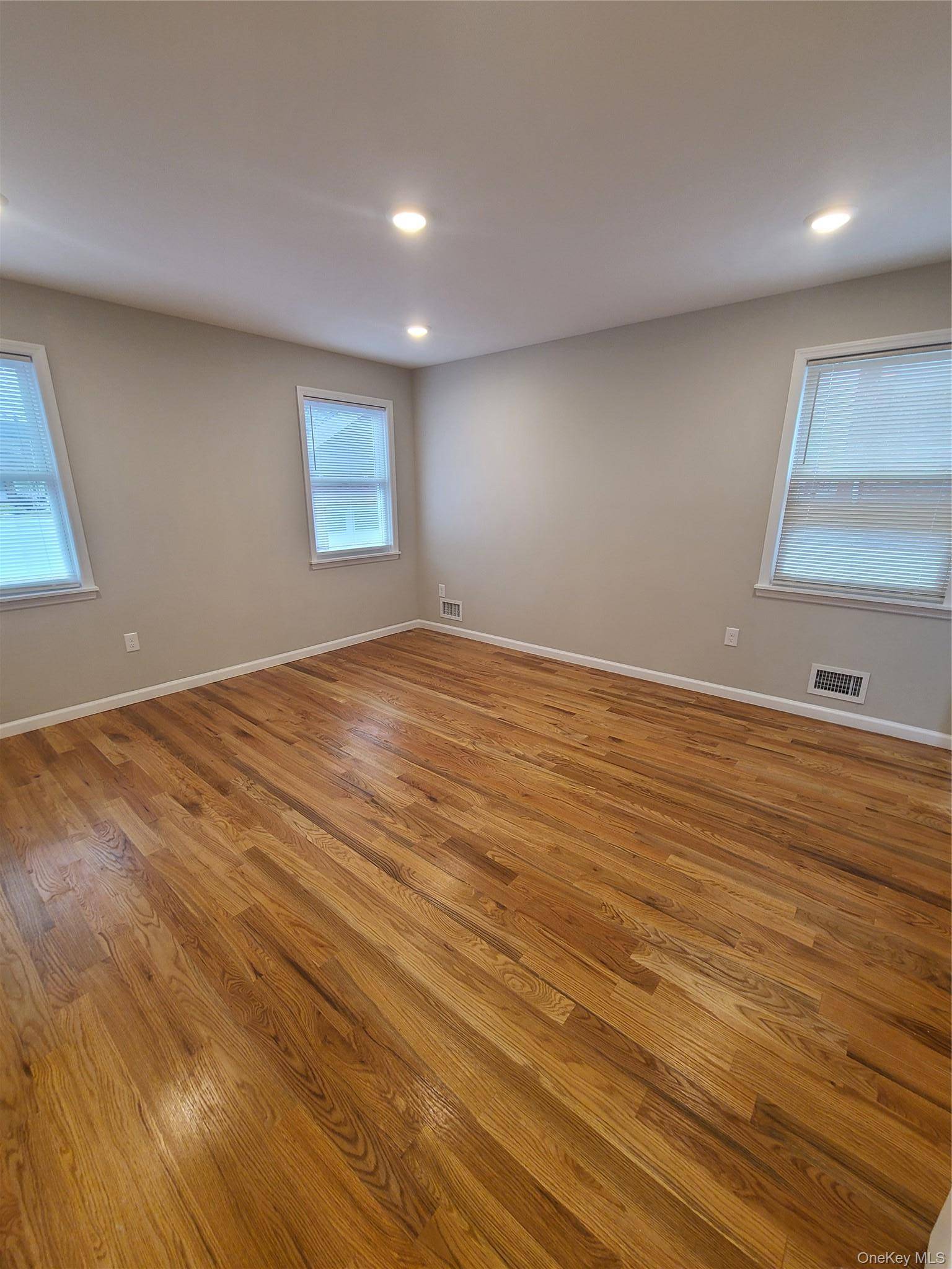 192-23 116th RD, Saint Albans, NY 11412