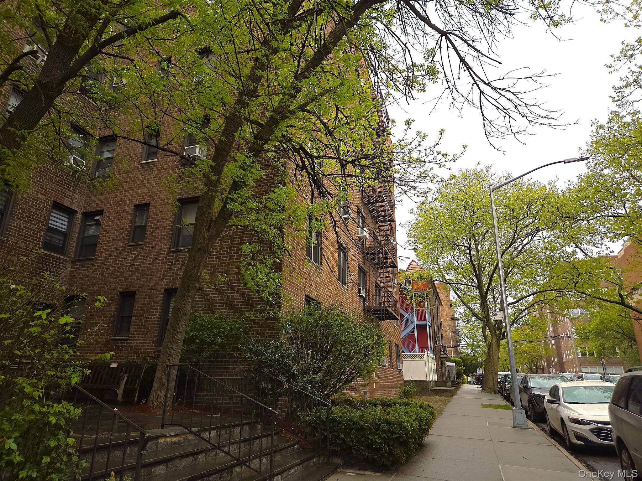 102-18 64th AVE #2X, Forest Hills, NY 11375