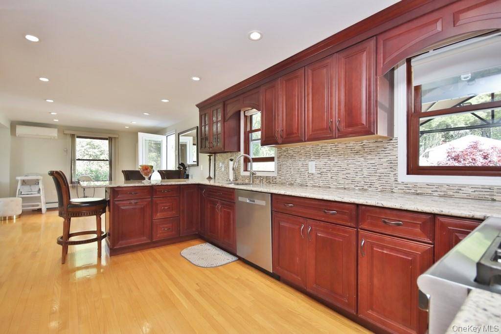 30 Granite Springs RD, Granite Springs, NY 10527