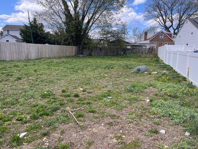 55 Corsica ST, Copiague, NY 11726