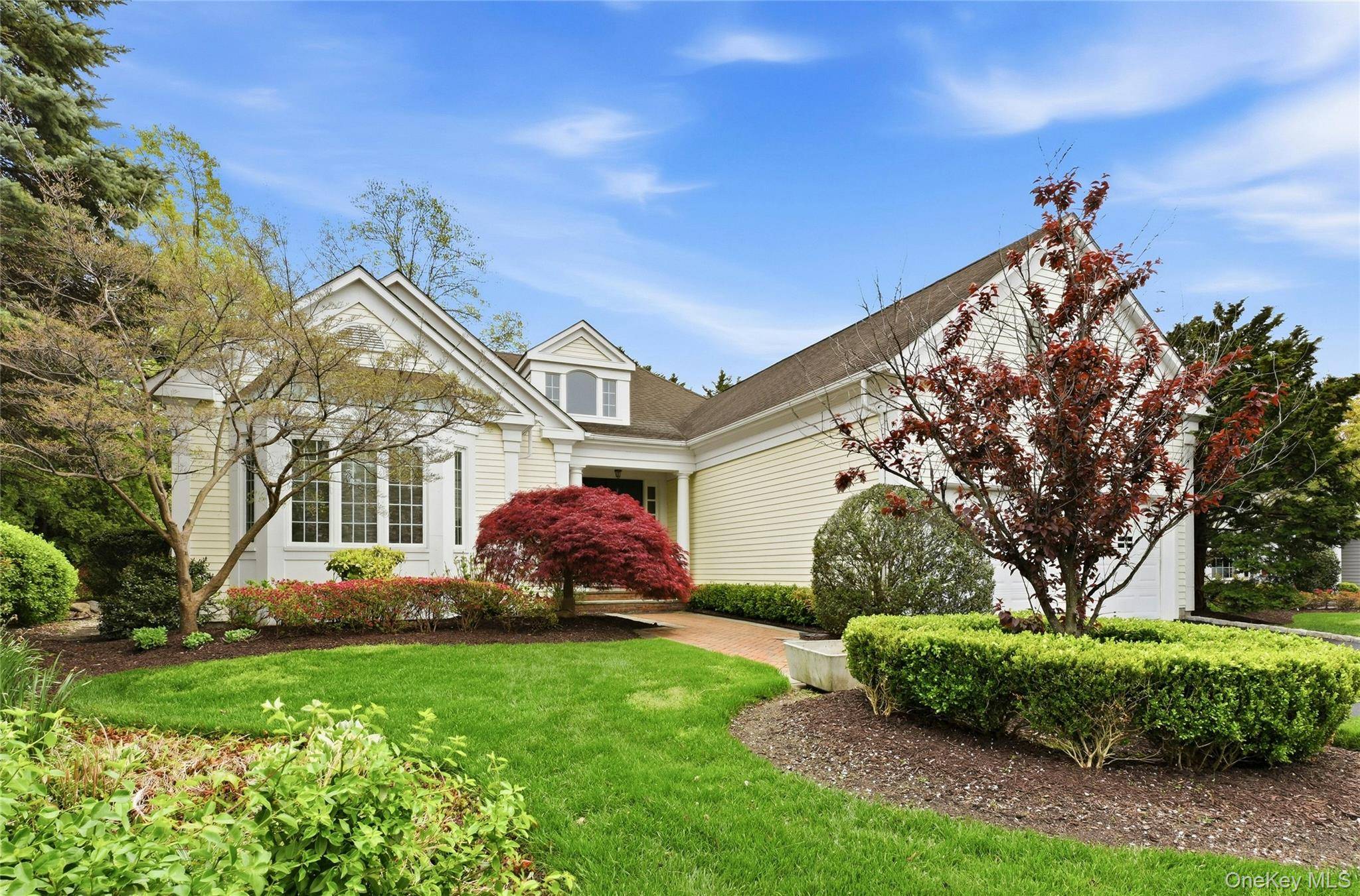 41 Evergreen CIR, Manhasset, NY 11030