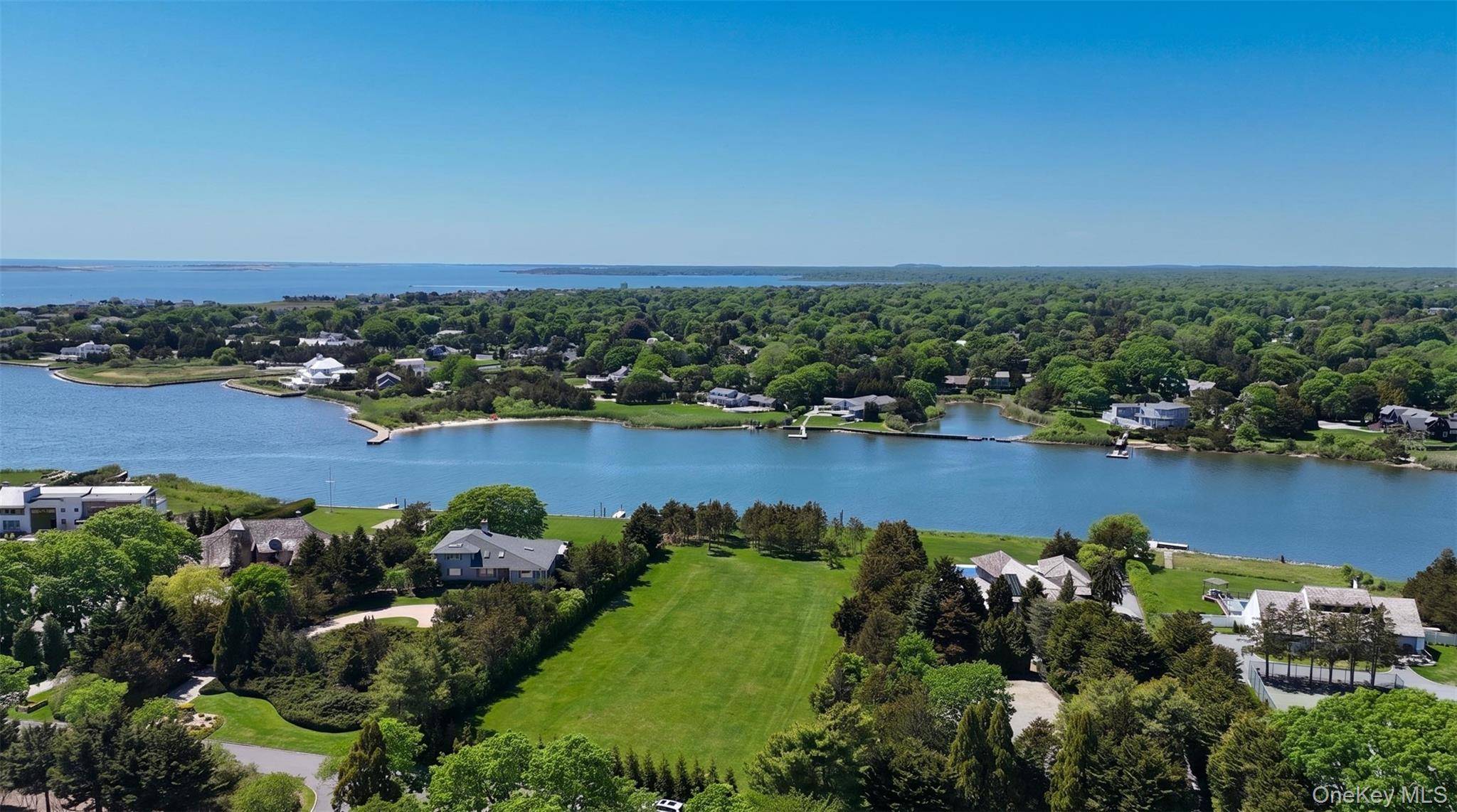 11A Pine Tree LN, Westhampton, NY 11977