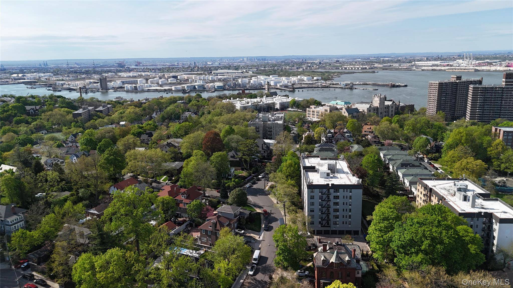 137 Daniel Low Ter, Staten Island, NY 10301