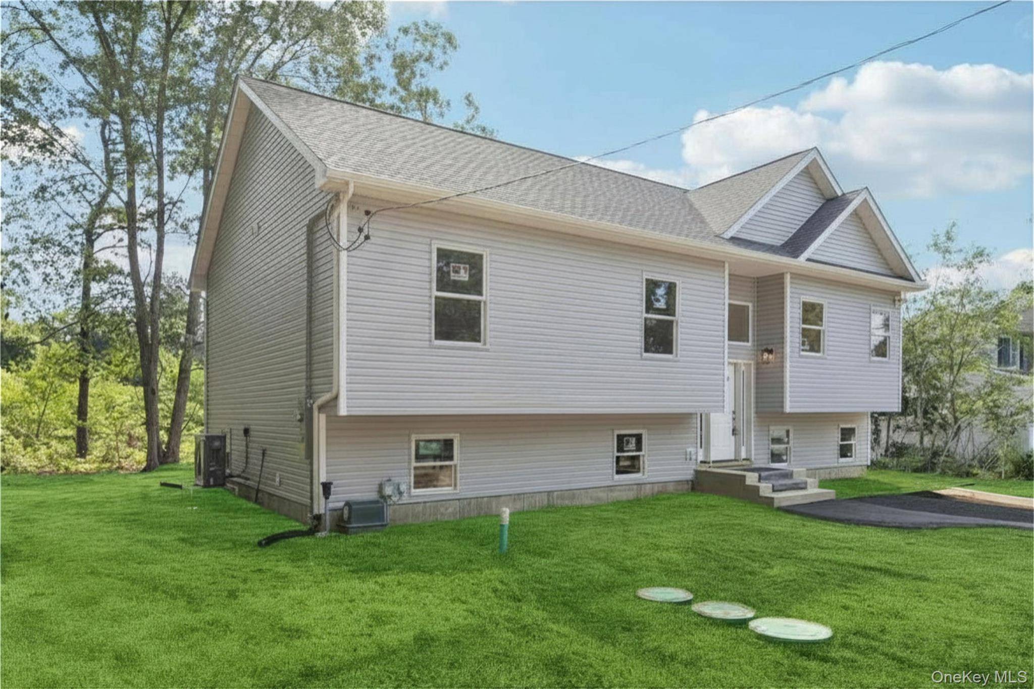 511 Walker AVE, Patchogue, NY 11772