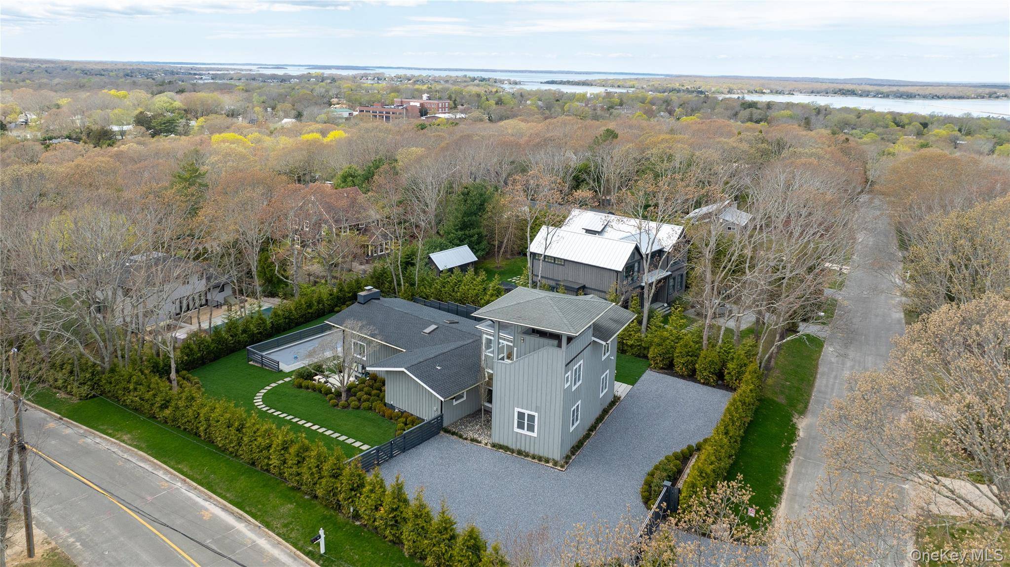 1 Carver ST, Sag Harbor, NY 11963