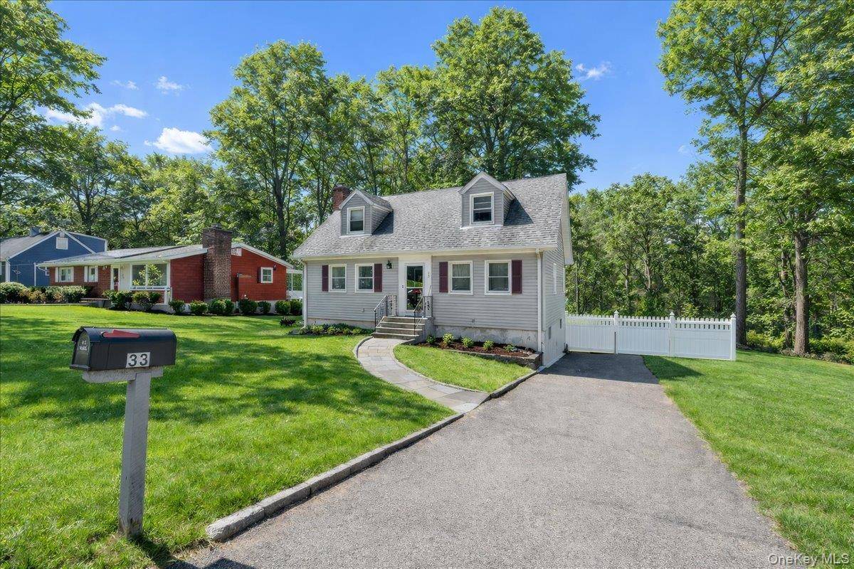 33 Greenwood LN, White Plains, NY 10607